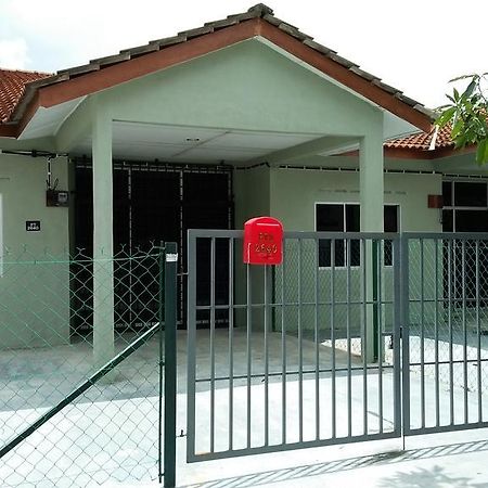 Homestay Mimie Gemas Εξωτερικό φωτογραφία